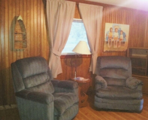 Living room recliners in Cabin 2 – relaxing lakefront cabin in Hot Springs
