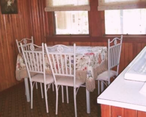 cabin 6 dining